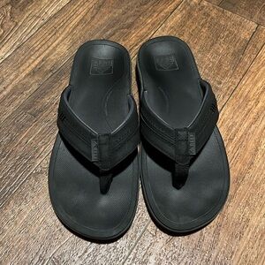 Black and Gray Men’s Reef Sandals Size 9